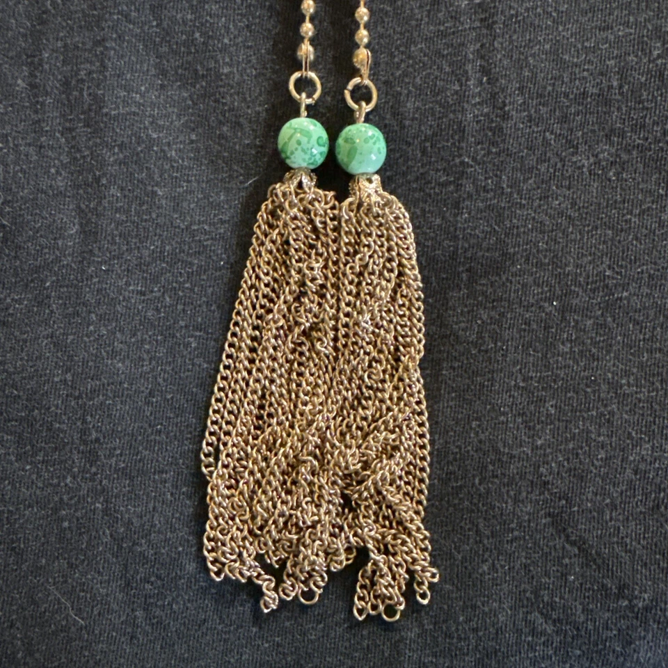 "Collar Anthropologie verde Bolo flecos 18"" + 3""" Foto 2 de 4