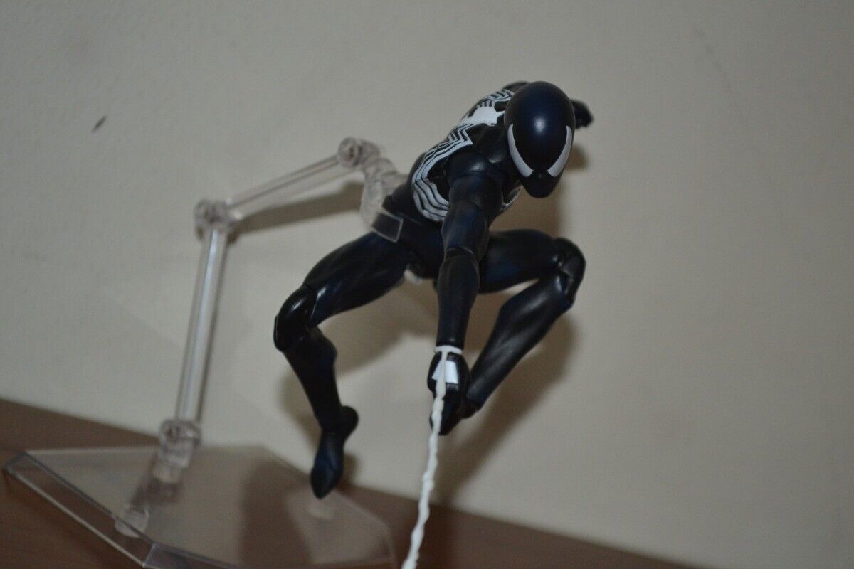 Mafex No.147 Spider-man Black Costume Comic Ver. Action Mafex No.147 Spider-man Black Costume Comic Ver. Action