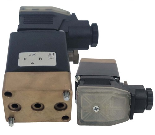1 × Burkert 00054833 0331 C 3.0 NBR MS FLNSCH PN0-10bar 230V 50-60Hz8W FAST SHIP - Picture 10 of 12