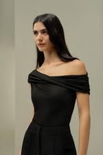 $145 NWT / LILYSILK 100% Silk Jersey Off-Shoulder Slim Top, Black - XS