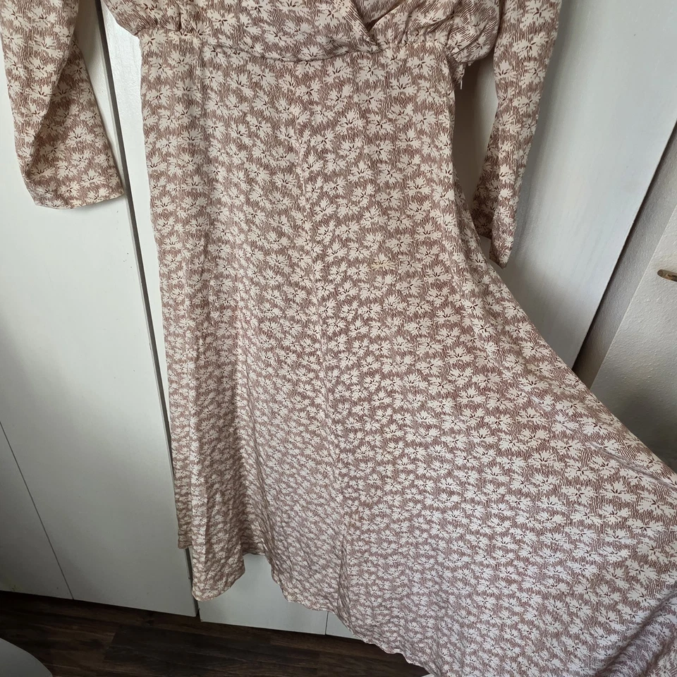Vestido De Colección Ann Taylor Seda Talla 8 Floral Boho Cottagecore Envolvente Midi Femenino  Foto 3 de 4