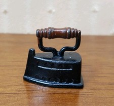 VINTAGE IRON FOR MINIATURE DOLLHOUSE OR ROOM BOX