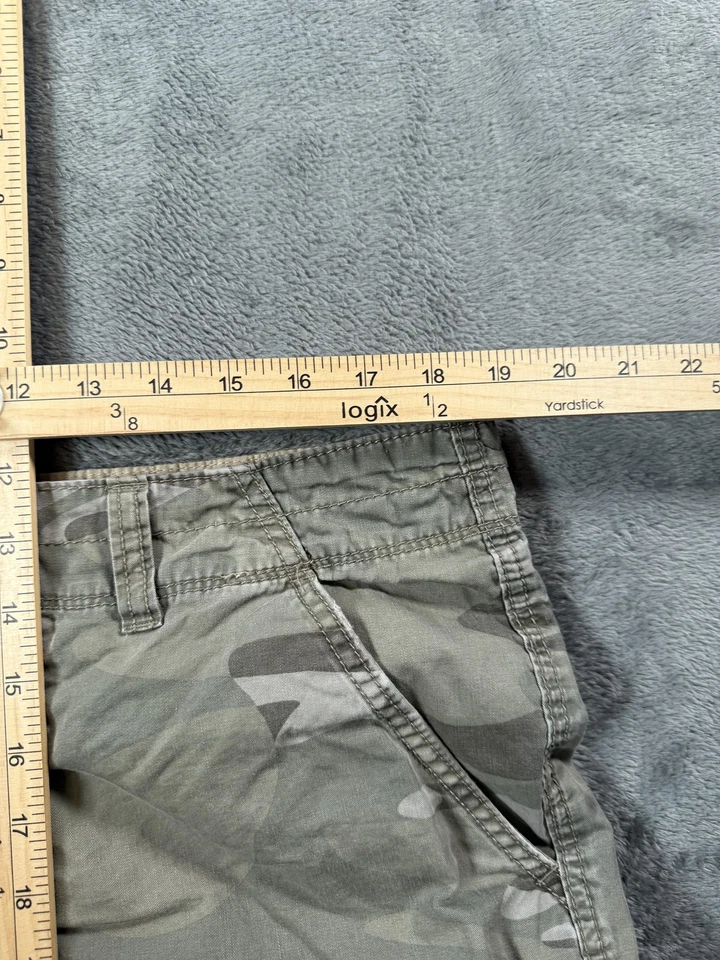 Vintage Unionbay Cargo Shorts Mens 36 Camo Pocket Utility Skater Y2K Grunge - Image 4 of 4
