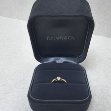 Tiffany & Co. 18K Gold Solitär Ring Brillant Diamant weiß signiert Gr. 48