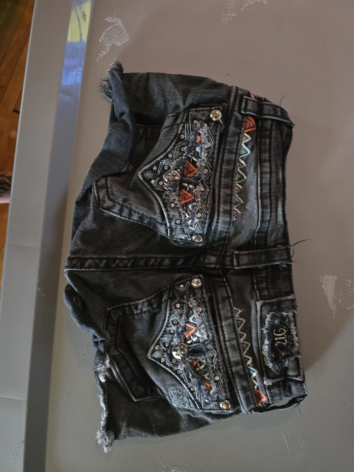 Pantalones cortos para mujer Miss Me talla 26 Foto 2 de 2