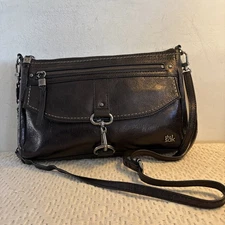 The Sak Ventura Black Leather Adjustable Crossbody Bag Clutch Purse Pockets