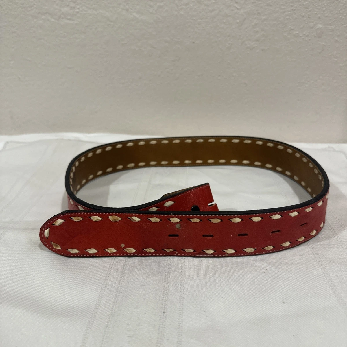 WOMENS VINTAGE TONY LAMA RED LEATHER BELT AND REMOVABLE BUCKLE SIZE 30 EUC Tony Lama Women main image 4