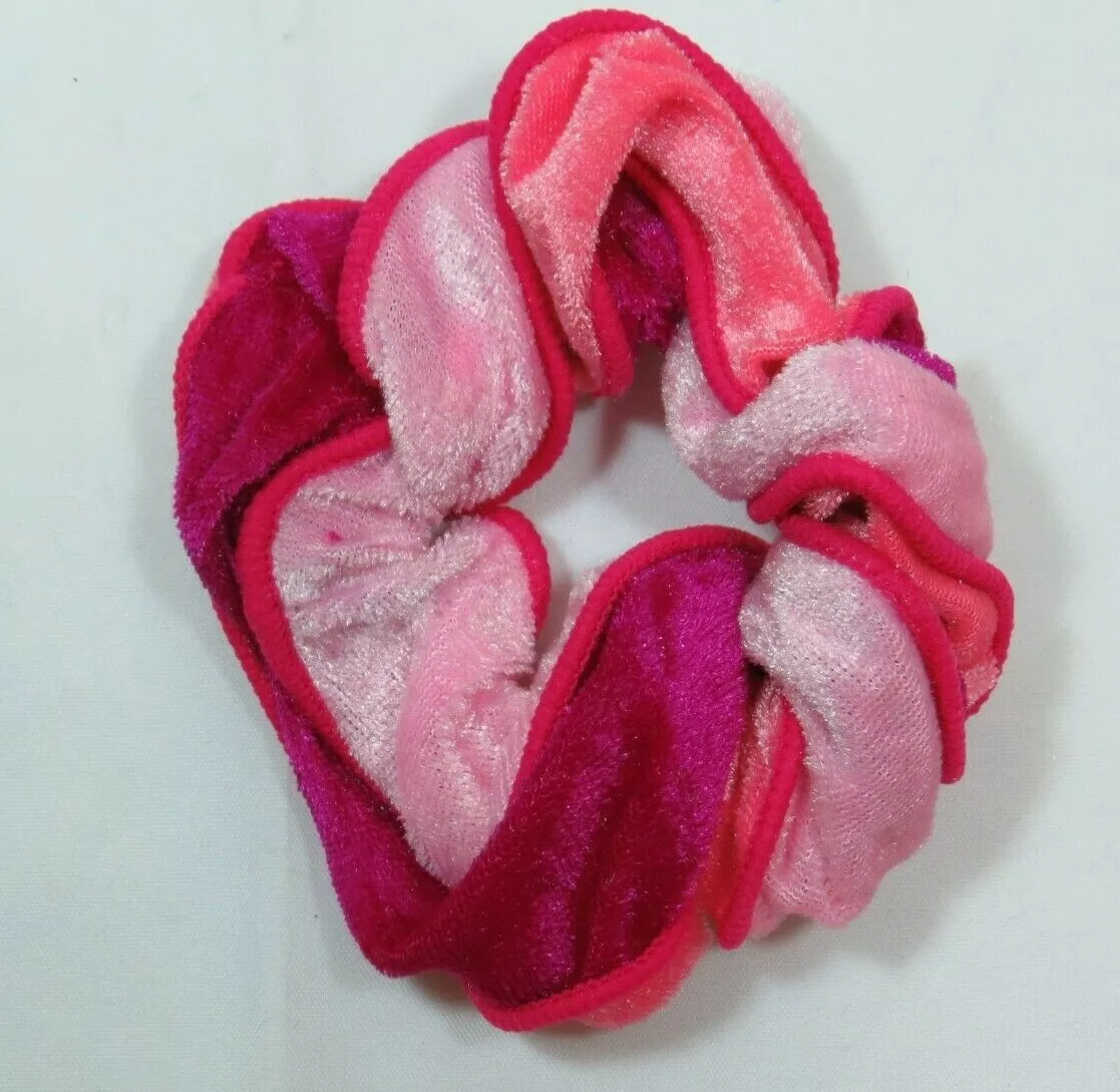 Velvet scrunchie pink deals