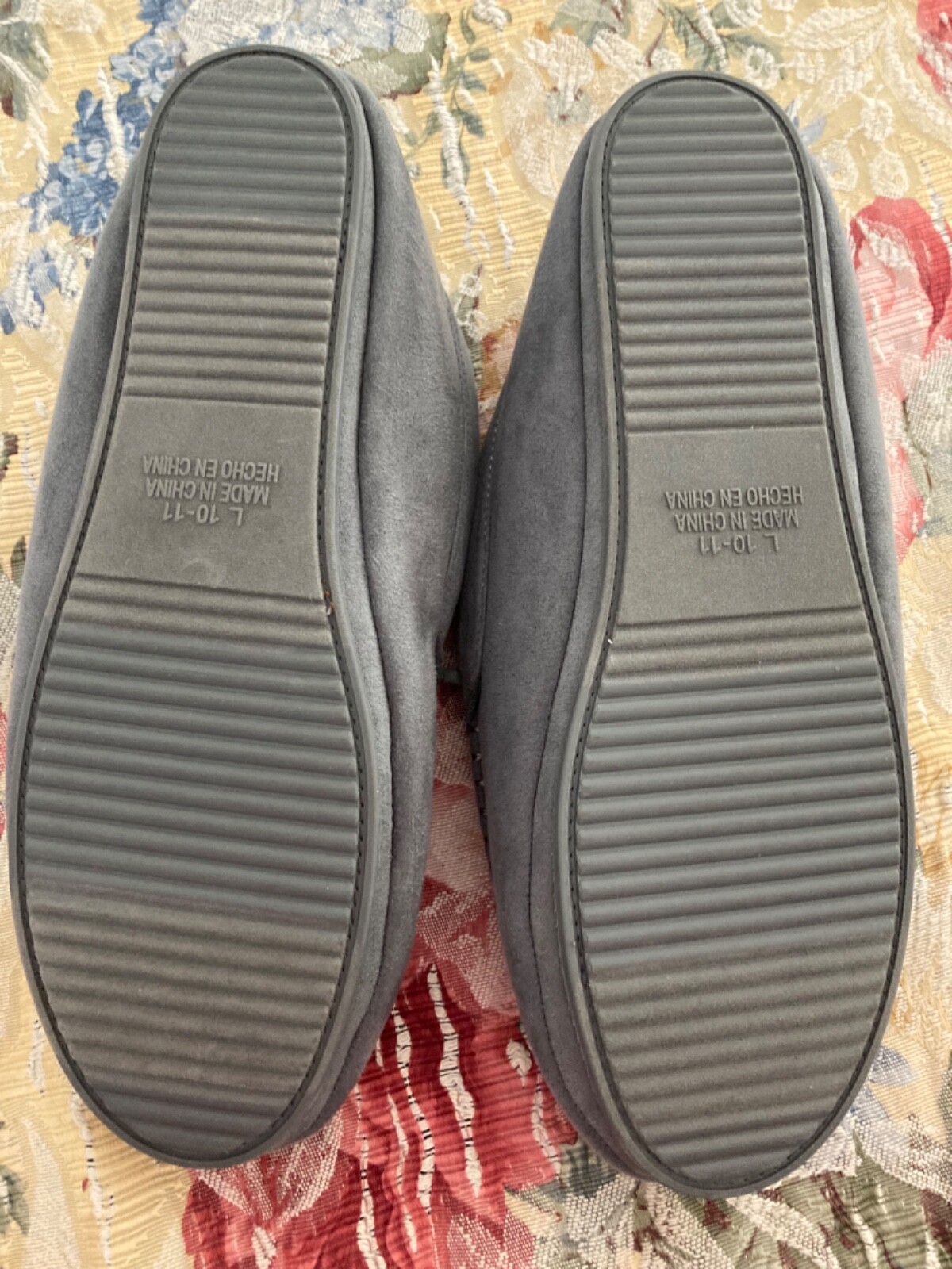 Old Navy Men's Gray Moccasin Slippers Fur Lined House Bedroom Shoes