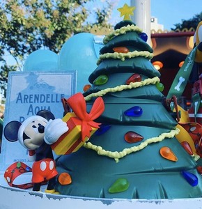 Disney Parks Mickey Christmas Tree Popcorn Bucket 2019 Lights Up Ebay