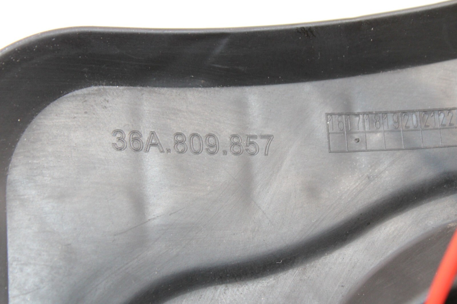 2018 - 2020 BENTLEY BENTAYGA FUEL GAS TANK FILLER DOOR LID FLAP COVER OEM