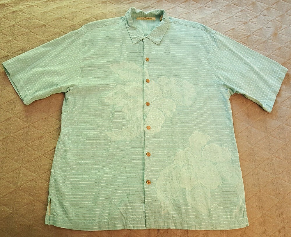 Tommy Bahama Mens Button Up Casual Shirt Large EUC Striped EUC INV2620