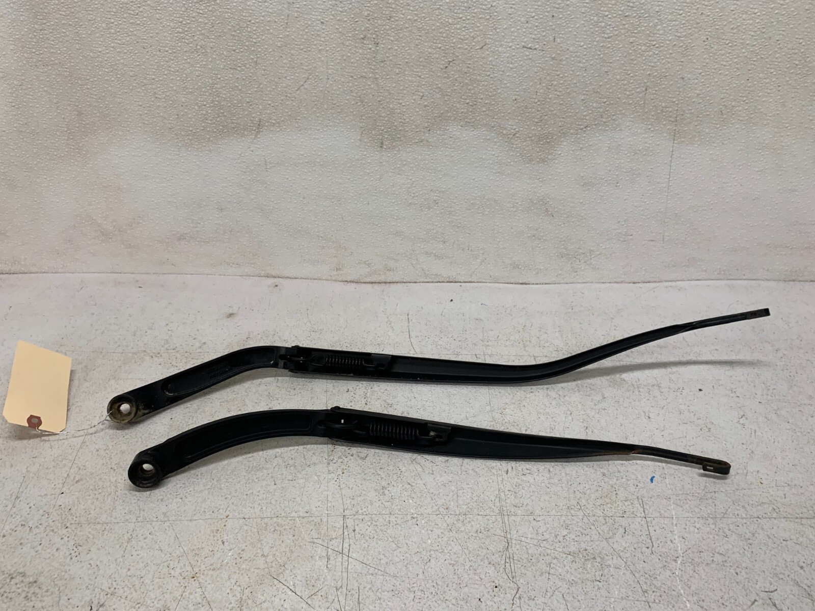 0815 INFINITI G37 Q60 CONVERTIBLE LEFT/RIGHT WINDSHIELD WIPER ARMS SET