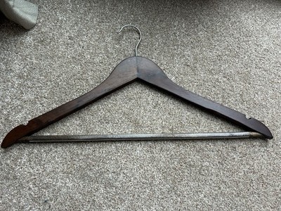 Holz Nussbaum Farbe Kleiderbügel X 7