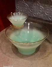 MCM BLENDO Green Frosted Chip & Dip Bowl Set with Holder WV Glass USA Beautiful