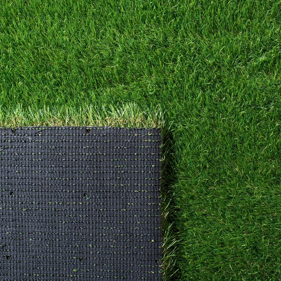 Alfombra Vista Collection - 6'7" x 9', verde, hierba sintética hecha a mano, interior/exterior... Foto 4 de 4