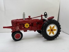 Tractor Case Corporation ERLT IH Die Cast Red Daisy 1988 de colección