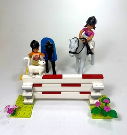LEGO 5941 BELVILLE Riding School Horse stable with Instructions.