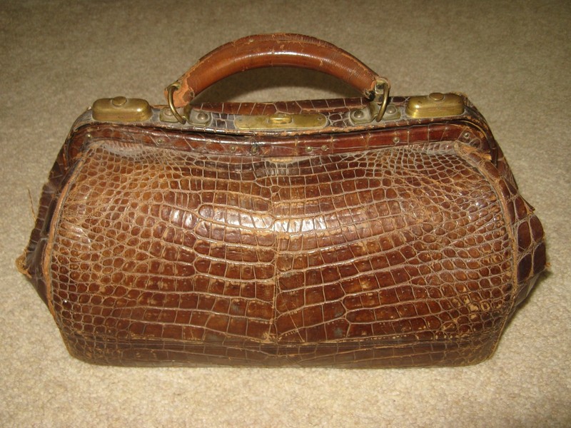 Vintage Antique Brown Leather Doctor Physician Medical Bag Brass Lock Distressed