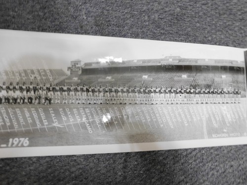 1976 NEBRASKA HUSKERS FOOTBALL PANAMORIC TEAM PHOTO 8X43 IN NO TEARS HOLES NOS - Picture 5 of 6