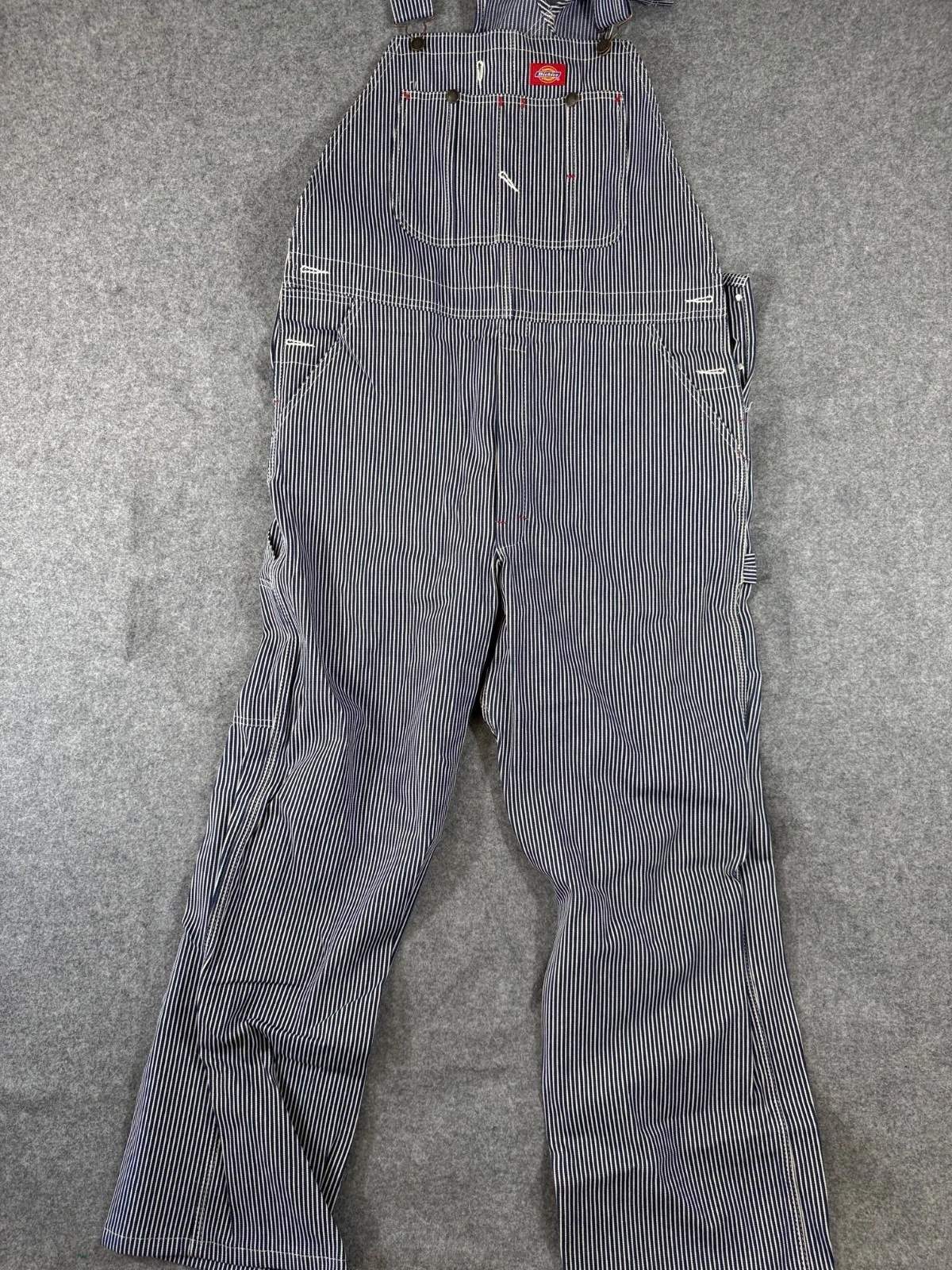 Dickies Engineer Work Bib Overalls Mens 38x30 Blue White Striped Outdoor NWT
Opens in a new window o