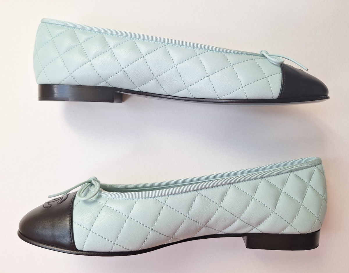 New CHANEL 25K Ballet Flats Leather CC Logo Light Blue Mint 39 EU