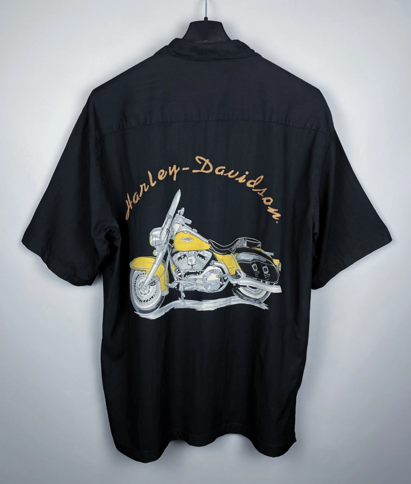 Vintage Men's Harley-Davidson Tori Richard Black Silk Short Sleeve Shirt L
Opens in a new window or