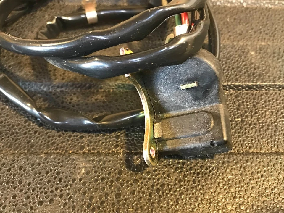 Bobina de encendido Bosch Pickup - 01 537 / 395824314 - para Mazda GLC (1979-1980) Foto 4 de 4