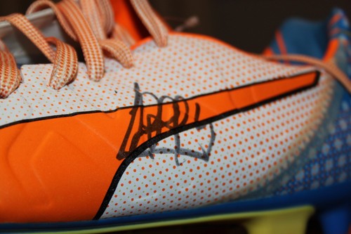 Cesc Fabregas Hand Signed Boot (Limited edition boot) - Picture 4 of 7