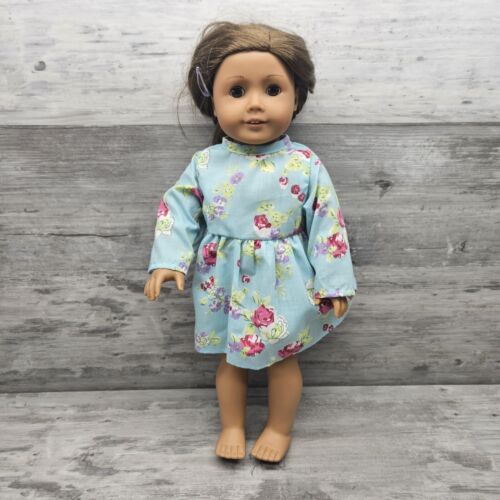 American Girl Puppe Jahr 2014 PA-11392 HK braune Haare/braune Augen mit Kleid