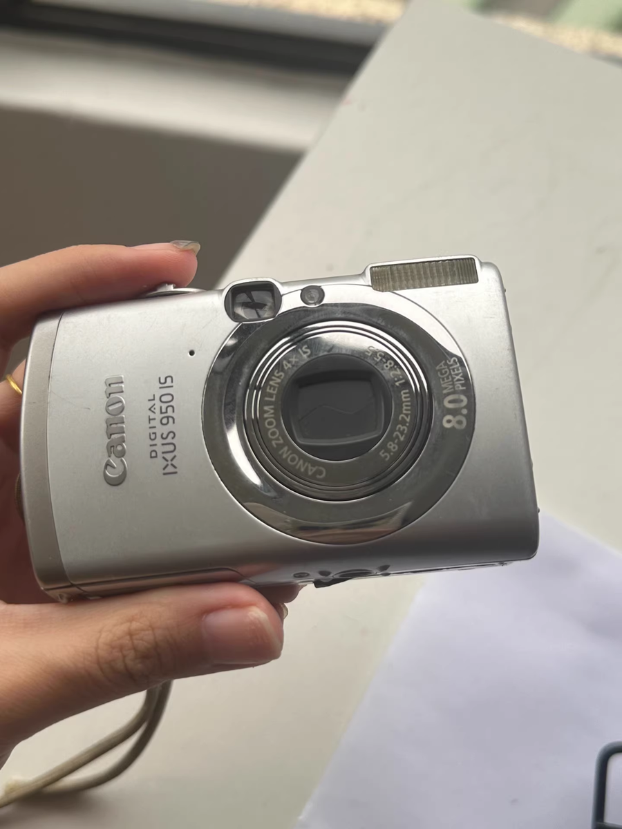 Canon キヤノン IXY DIGITAL 810 IS Y-155 Canon IXY DIGITAL 810 IS Compact Digital Camera From Japan