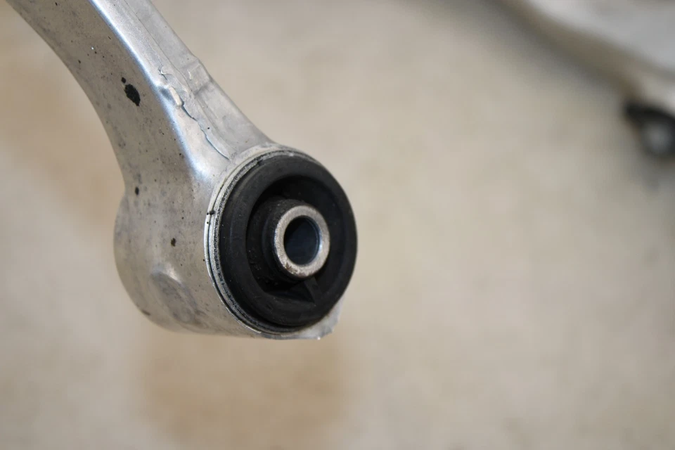 2010-2020 Nissan 370z Front Left Control Arm Set OEM MW58 - Image 4 of 4