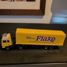 Corgi Volvo Globetrotter Cadbury’s Flake