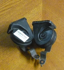 2012 Jeep Grand Cherokee horn assembly