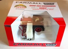 1/16 SpecCast Farmall 504 tractor & 468 cultivator 2007 -missing back cultivator