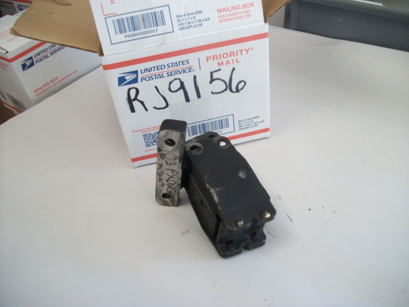 HARLEY DAVIDSON 9916 DYNA REAR MOTOR MOUNT eBay