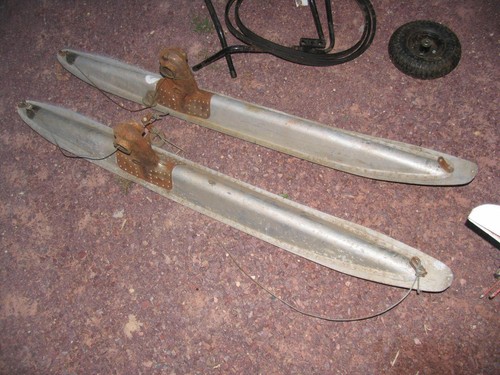 Airplane Aircraft A-1500 Federal Snow Skis