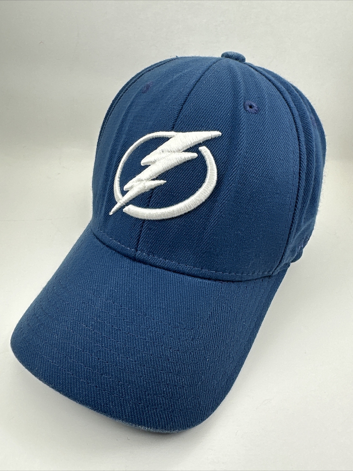 Reebok NHL Tampa Bay Lightning Fitted Blue Baseball Cap with Logo Size S/M