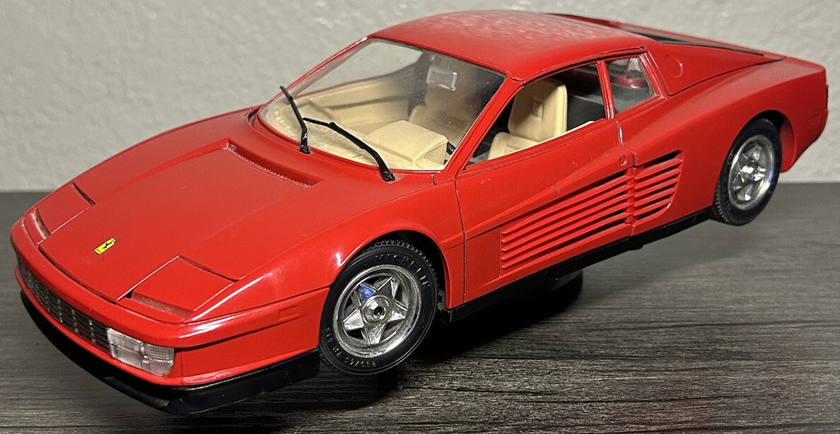 Burago 1984 Ferrari TestaRossa 1:18 Scale Diecast Model Car Burago 1984 Ferrari TestaRossa 1:18 Scale Diecast Model Car