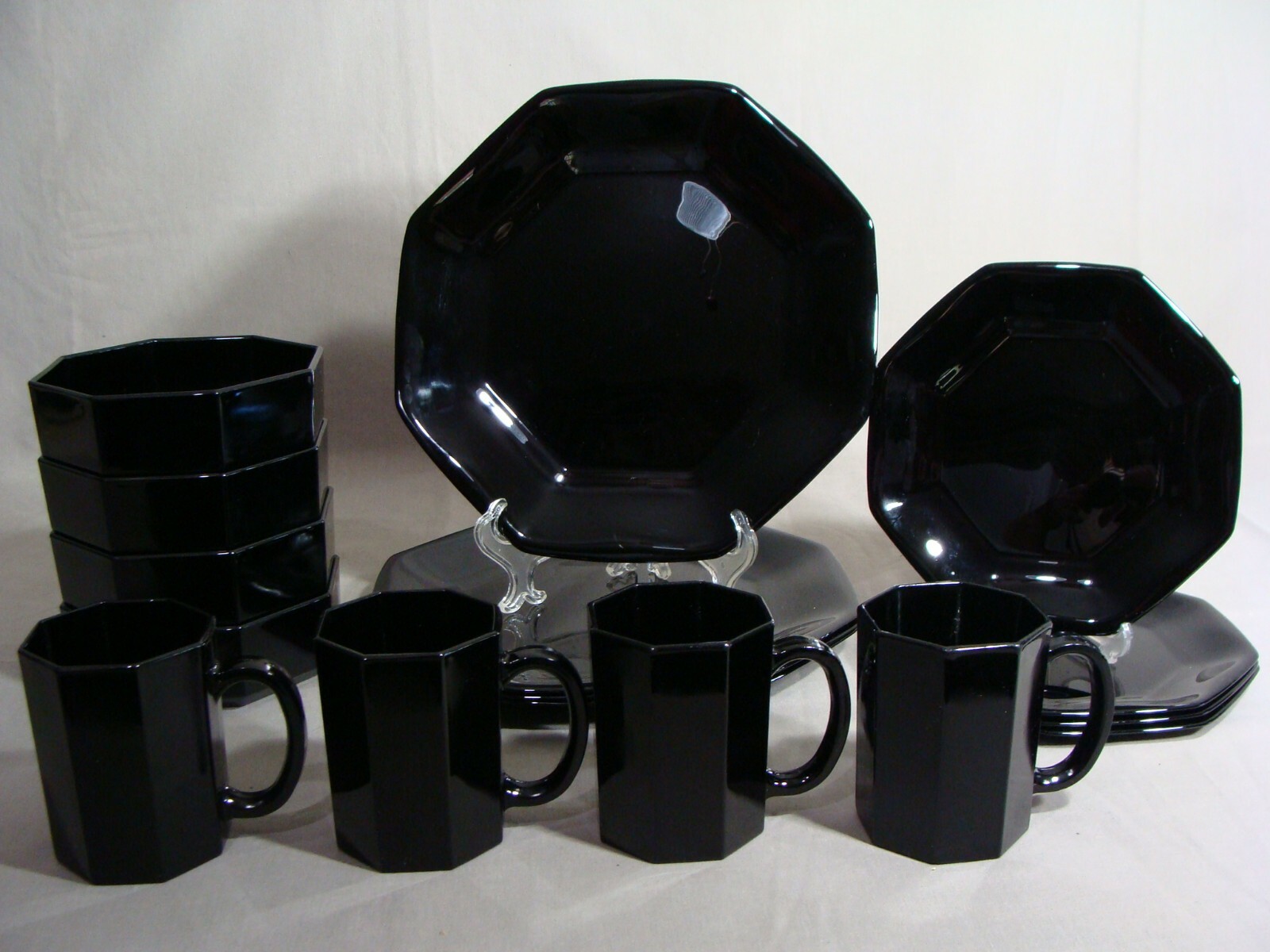 16 Pieces Of Arcoroc Black Octagon Shaped Dinnerware Made In France Ebay