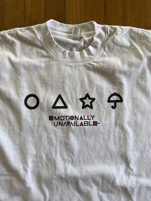 送料関税込■EMOTIONALLY UNAVAILABLE■× Squid GamesコラボTee Emotionally Unavailable x 'Squid Game' Merch: Release, Info