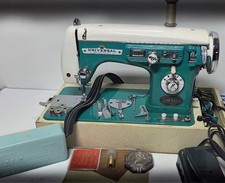 Universal Super Zigzag Sewing Machine Vintage...