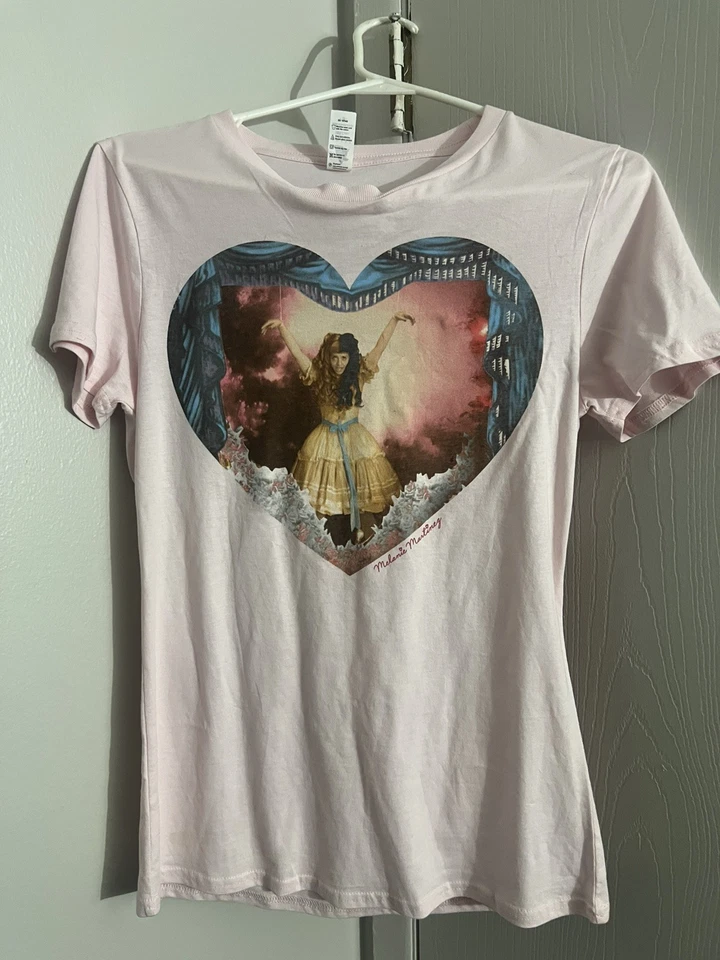 Melanie Martinez Show And Tell T-shirt - Size Small  Foto 2 de 4
