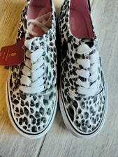 Mossimo Supply Co. Tenis de Lona con Estampado de Leopardo - Blanco/Negro con Plantilla Rosa