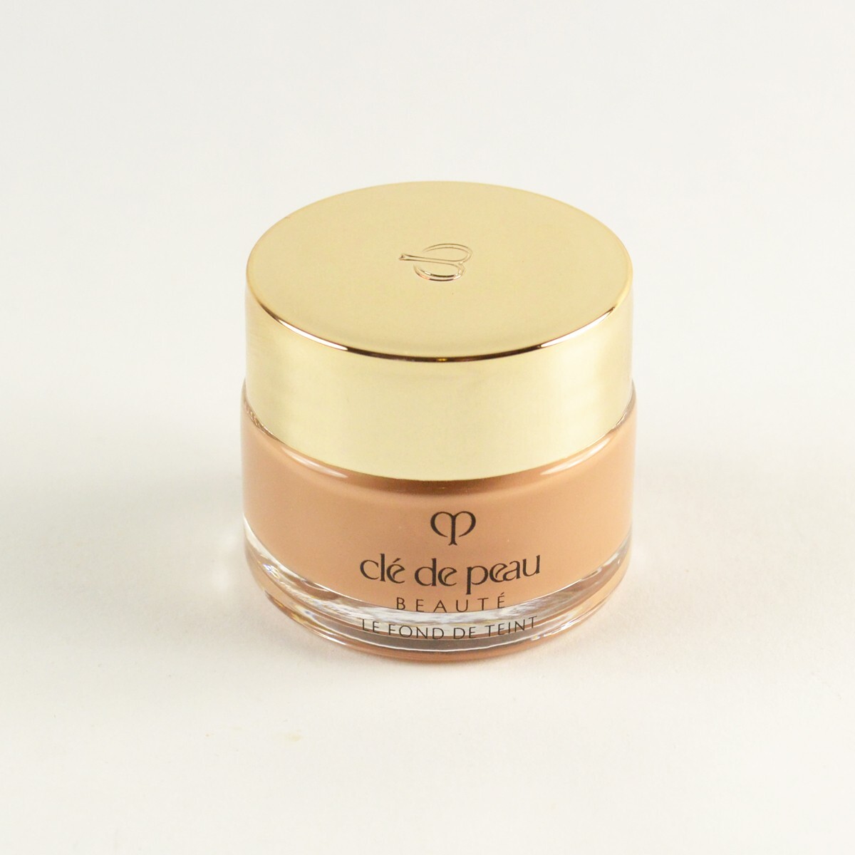 Cle De Peau The Foundation B50 TAN BEIGE - Travel Size 15mL