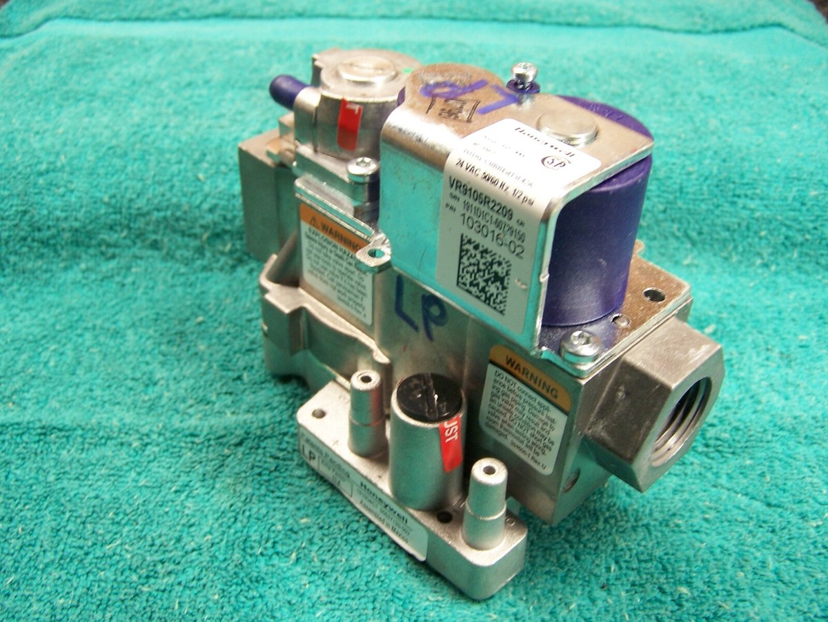 Honeywell VR9105R2209 LP Modulating Gas Valve Lennox 103016-02