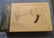 THE PAMPERED CHEF Cookie Press #1525 16 Discs Designs  
