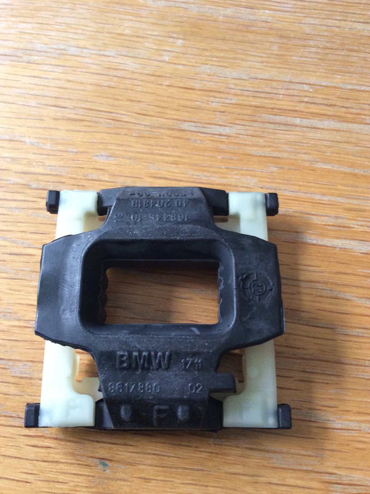 MINI F55 Radiator Mounting Bracket 17118617880 8617880 Genuine for  