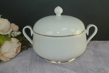 Vintage Vegetable Tureen Made In Ireland (Probably was Made For Noritake)