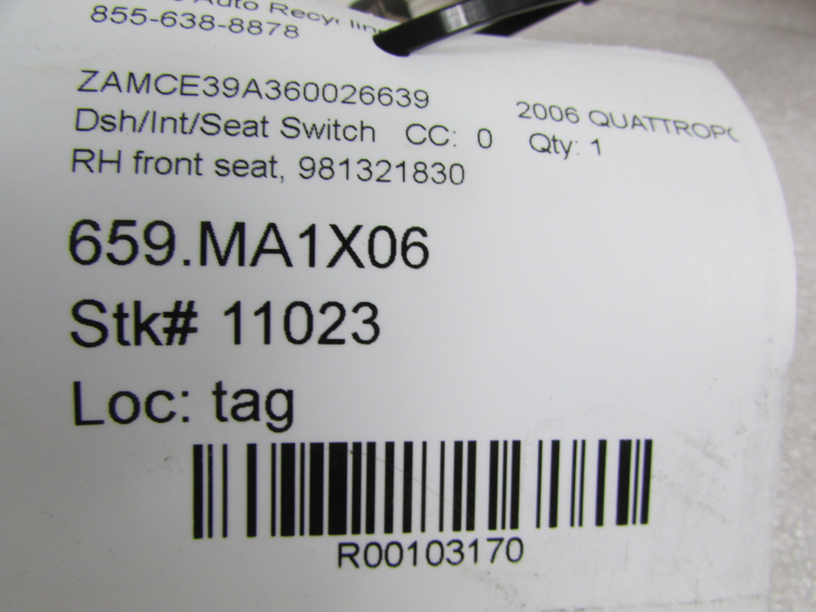 Maserati Quattroporte, RH, Right Front Seat Switch w/ Surround Used, 981321830